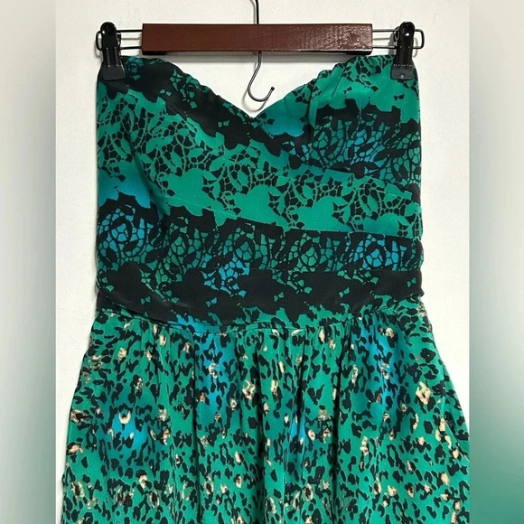 Silk Green Animal Print Mini Dress Women’s Medium Strapless‎ Pockets Party - Picture 2 of 16